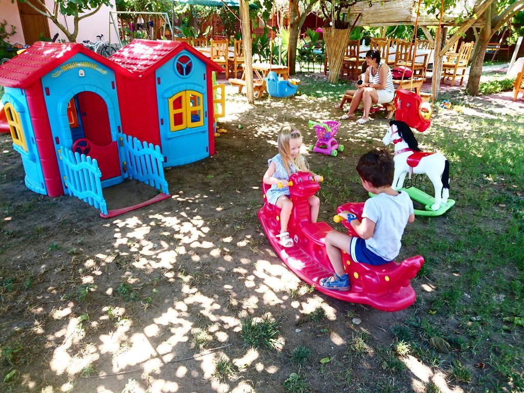 Sera Pansiyon Cirali Bagian luar foto