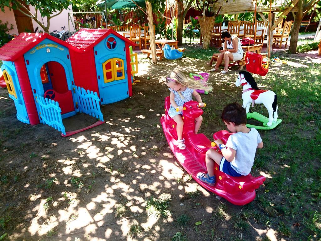 Sera Pansiyon Cirali Bagian luar foto